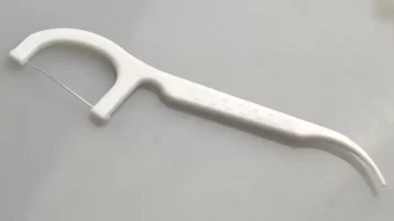 牙线：被低估的口腔健康“守护神”